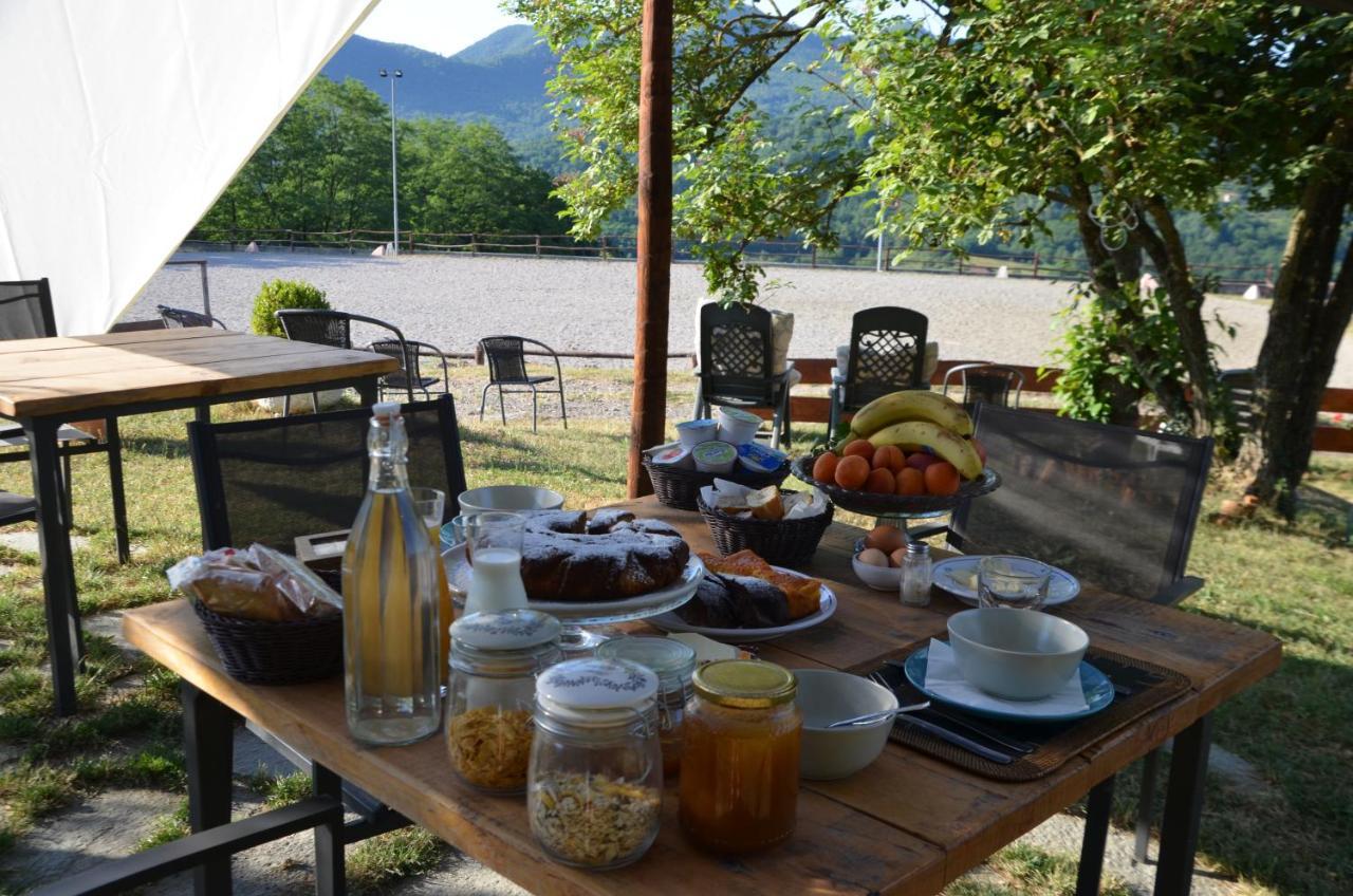 Agriturismo Dei Legi San Pietro Vara Eksteriør billede