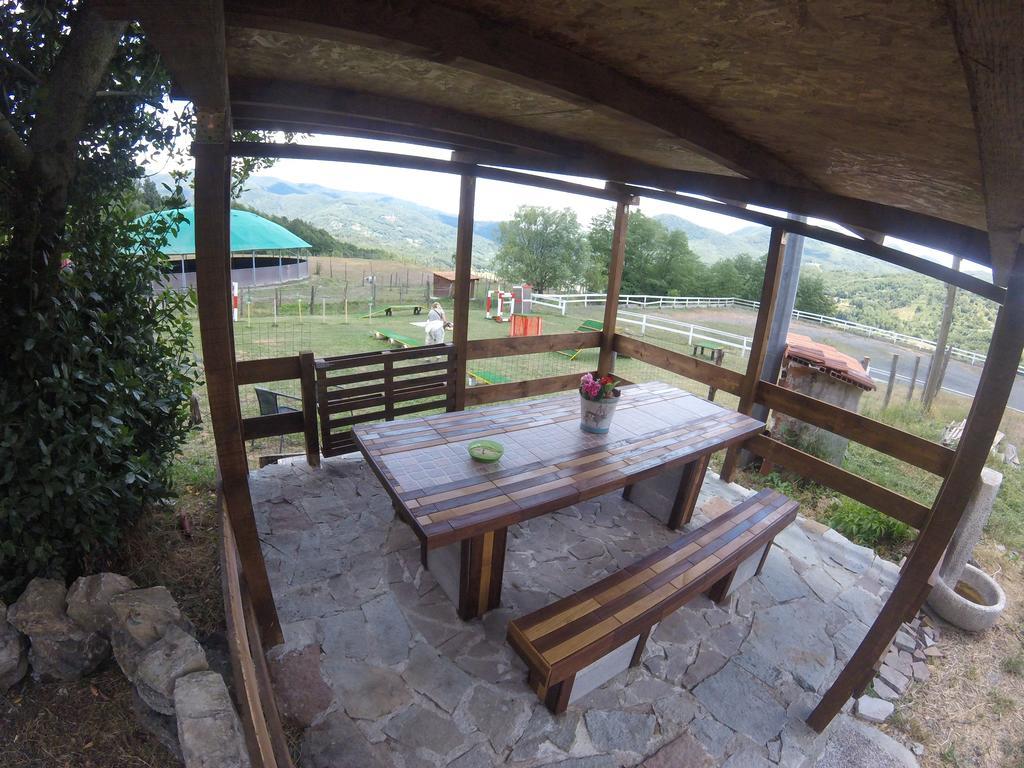 Agriturismo Dei Legi San Pietro Vara Eksteriør billede