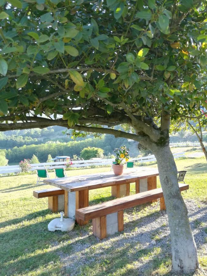 Agriturismo Dei Legi San Pietro Vara Eksteriør billede
