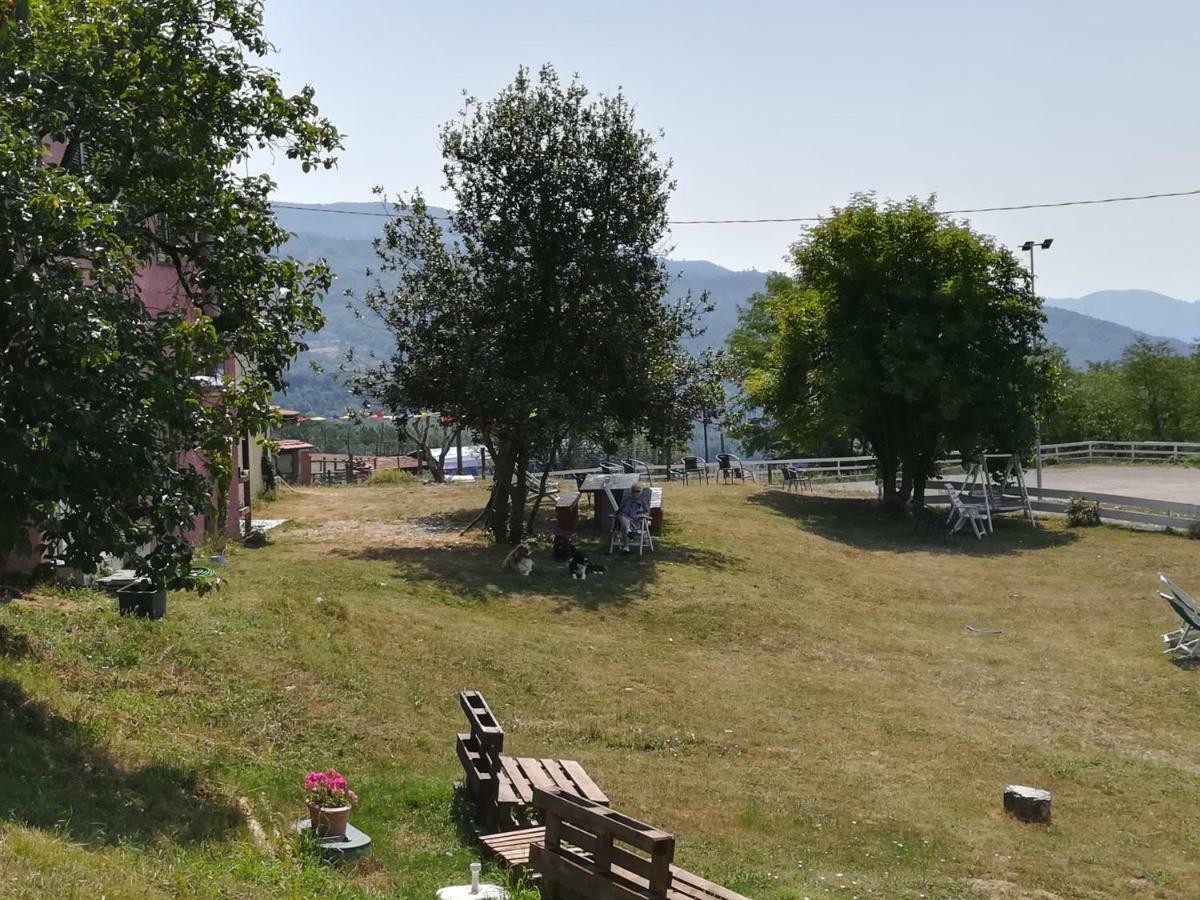 Agriturismo Dei Legi San Pietro Vara Eksteriør billede
