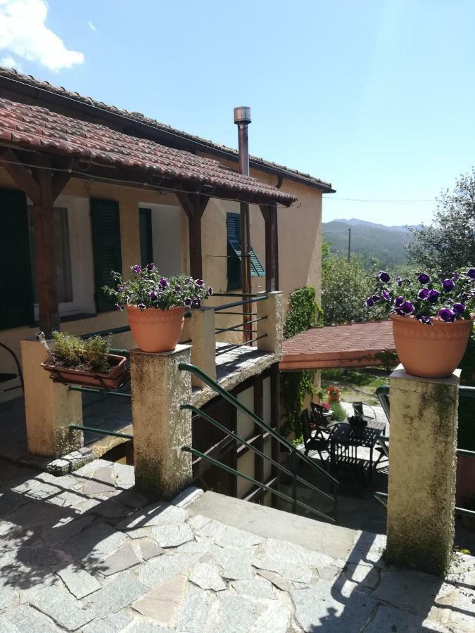 Agriturismo Dei Legi San Pietro Vara Eksteriør billede