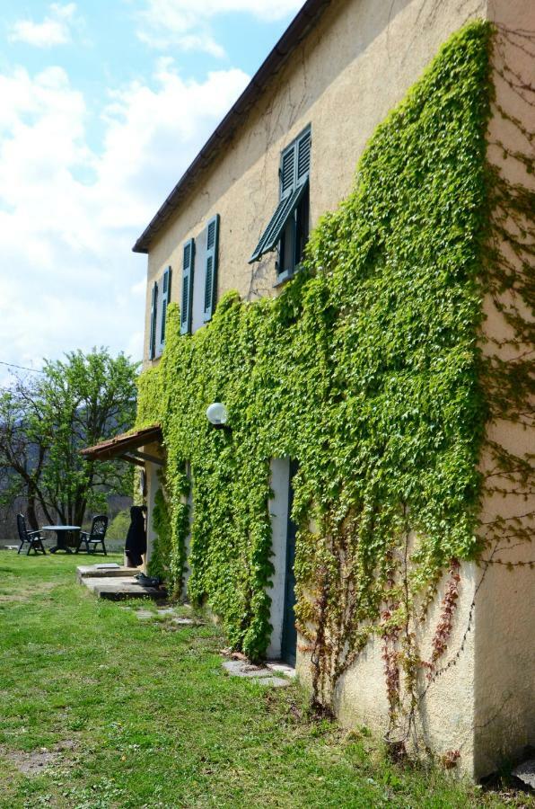 Agriturismo Dei Legi San Pietro Vara Eksteriør billede